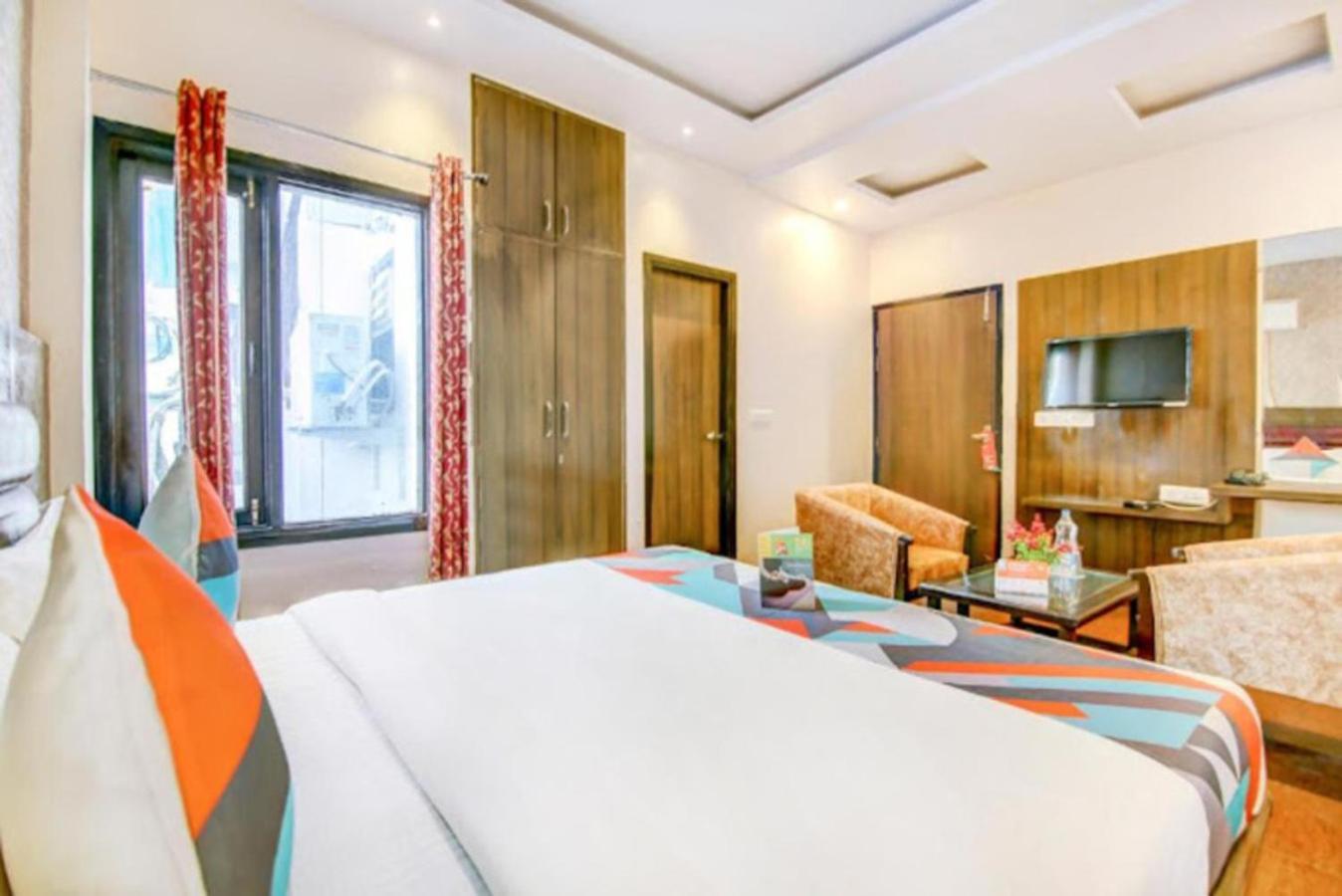Hotel Gayatri Palace Λάκναου Εξωτερικό φωτογραφία